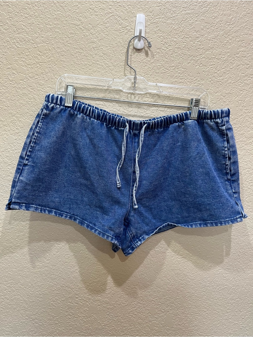 Vanilla Star Ultra Cozy Elastic Waist Drawstring Denim Shorts Size Large